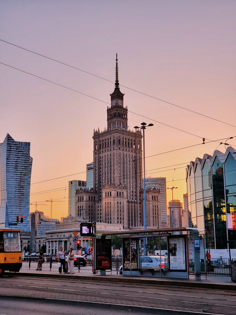 Il Palazzo della Cultura al tramonto
